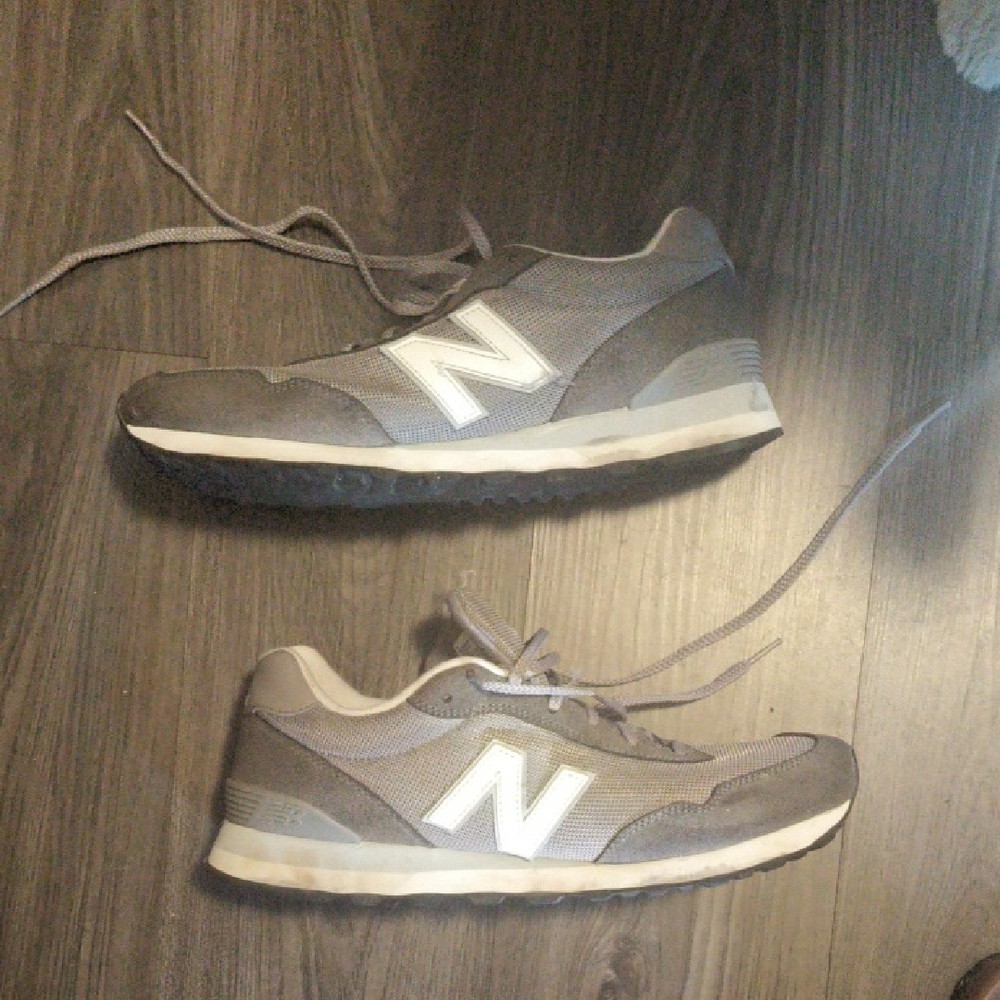 New Balance Men's Light Gray Athletic Shoes - Size 13 - GUC
